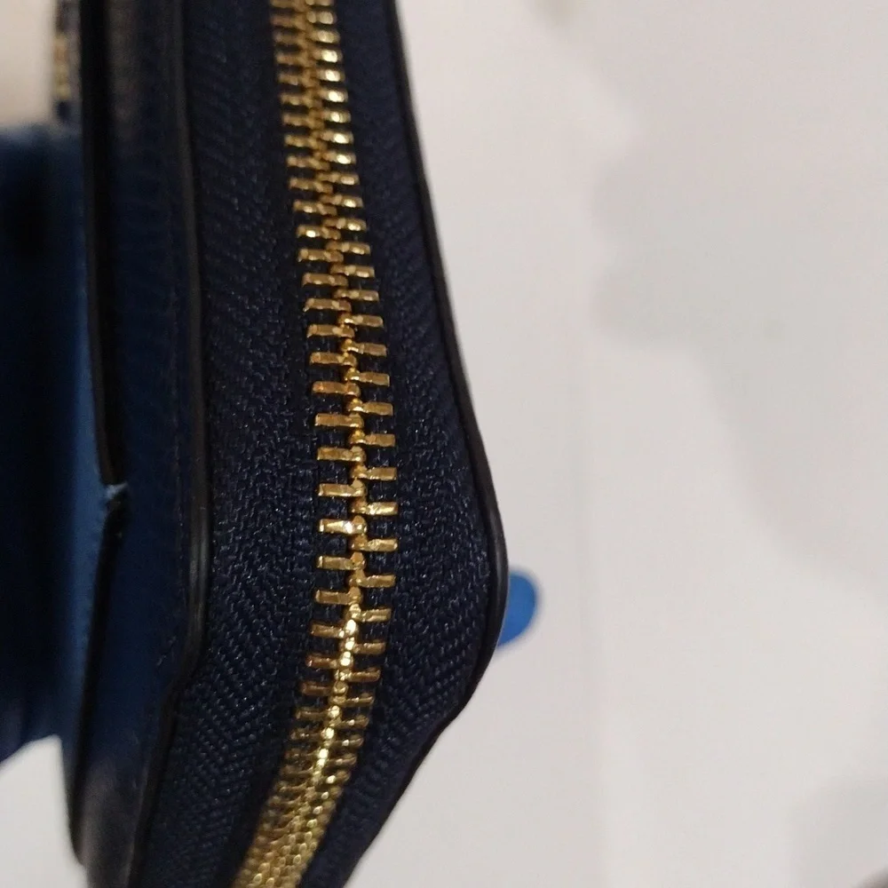 Authentic Coach Navy & Blue Crossgrain Zip-Around Wallet – Gold Logo Leather